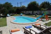 Swimming Pool Sesimbra Stylish Villa by Homing