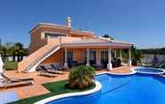 สระว่ายน้ำ 4 Duma in Albufeira With 4 Bedrooms and 4 Bathrooms