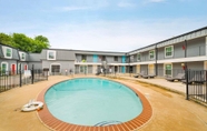 Swimming Pool 5 Stylish 1BR Near UT Mueller Evonify