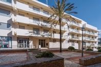 Bangunan Stunning 2-bed Apartment in Nazaré With Garage