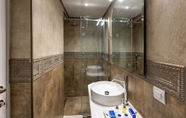 Toilet Kamar 2 Lazar Lux Suites - Ammoudara