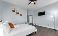 Bilik Tidur 6 Modern Apartments near Downtown Greensboro