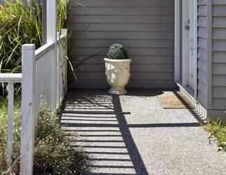 Exterior 2 Mews Cottages