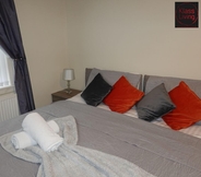 Bedroom 4 One Bedroom Apartment by Klass Living Serviced Accommodation Blantyre - Welsh Drive Apartment with Wifi