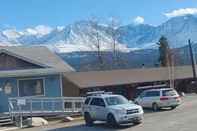 Exterior Cozy Corner Motel & Restaurant