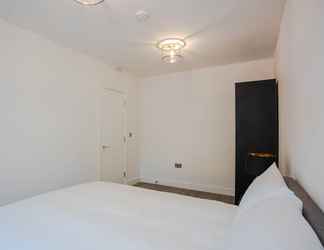 Phòng ngủ 2 Contemporary 2 Bedroom in West London
