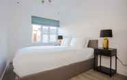 Kamar Tidur 5 Contemporary 2 Bedroom in West London