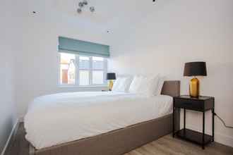 Kamar Tidur 4 Contemporary 2 Bedroom in West London