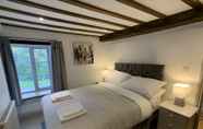 Bedroom 6 Swan House Tea Room and Bed & Breakfast