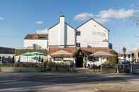 Exterior The Littleton Arms