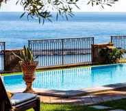 Hồ bơi 2 Giardini-naxos Beautiful Villa With Pool