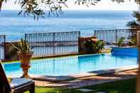 สระว่ายน้ำ Giardini-naxos Beautiful Villa With Pool