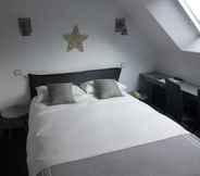 Bedroom 6 Hotel a Licorne