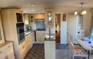 Phòng ngủ 4 Lovely Static Holiday Caravan Near Whithorn