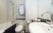 In-room Bathroom 4 Charming 20-bed Self Contained Dwelling in Hook