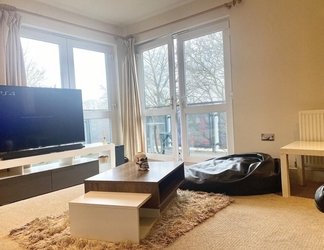 Kamar Tidur 2 Remarkable 2-bed Apartment in Cheltenham