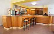 Quầy bar, cafe và phòng lounge 7 Hotel Parthenius