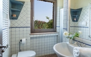 In-room Bathroom 7 Tr-i381-vena0at - Casale al Doglio 6 1