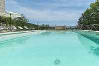 Swimming Pool Villa La Corte 6 in Montecastrilli