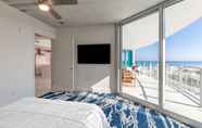Phòng ngủ 4 Max Beach Resort