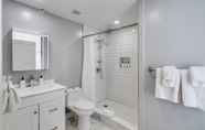 In-room Bathroom 6 The Ledger Residences by Sosuite - Old City