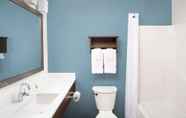 In-room Bathroom 6 WoodSpring Suites Concord-Charlotte Speedway