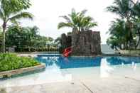 Kolam Renang Comfortable Studio @ Menteng Park Apartment