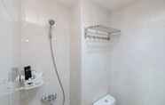 Toilet Kamar 4 Nice And Comfy Studio At Evenciio Margonda Apartment