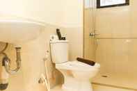 Toilet Kamar Comfy And Nice 2Br At Meikarta Apartment