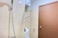 Toilet Kamar Comfy 2Br At Sudirman Suites Bandung Apartment