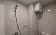 Toilet Kamar 6 Nice And Comfy Studio At Serpong Garden Apartment