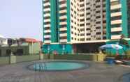 Kolam Renang 5 Spacious And Homey 3Br At Kondominium Rajawali Apartment