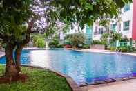 Swimming Pool Elegant And Comfy 1Br Apartment At Woodland Park Residence