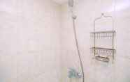 Toilet Kamar 2 Minimalist And Comfort 2Br At Tamansari The Hive Apartment