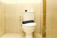 Toilet Kamar Luxurious And Comfy 2Br At Meikarta Apartment