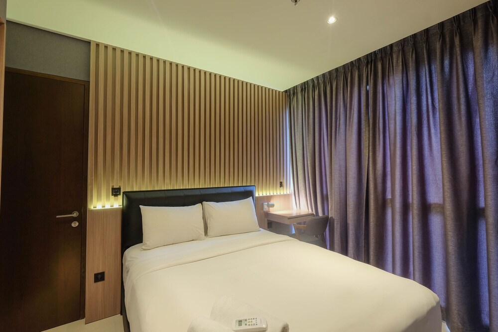 Bedroom 7 Elegant And Comfort 1Br At Ciputra World 2 Apartment