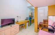 Kamar Tidur 7 Comfortable And Cozy Living Studio Room Apartment At Dave