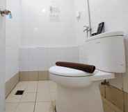 Toilet Kamar 7 Comfort And Nice 2Br At Bassura City Apartment