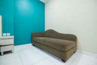 Ruang Umum Comfy And Minimalist Studio At City Home Moi Apartment