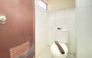 Toilet Kamar 2 Spacious Studio Apartment At Gateway Ahmad Yani Cicadas