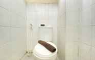 In-room Bathroom 4 Spacious Studio Apartment At Gateway Ahmad Yani Cicadas