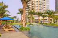 Swimming Pool Stunning And Strategic 2Br Gold Coast Apartment Near Pik