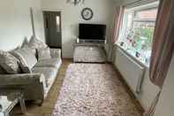 Common Space Beautiful 2-bed Bungalow in Canvey Island