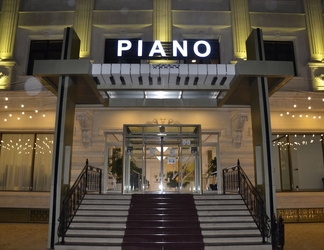 Bên ngoài 2 Piano Hotel Baku