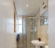 In-room Bathroom 6 Entire Lovely Modern Scottish Cottage