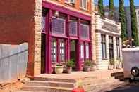 Exterior Bisbee Brownstone Suites