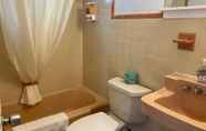 In-room Bathroom 3 RusMar Motel