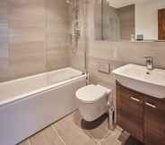 In-room Bathroom 5 Broadway Residences One Bedroom