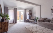 Bedroom 5 Chic Luxurious Townhouse - Central Marlow