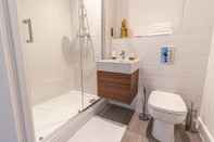 Toilet Kamar Luxurious 2-bed Apartment in Solihull - NEC BHX